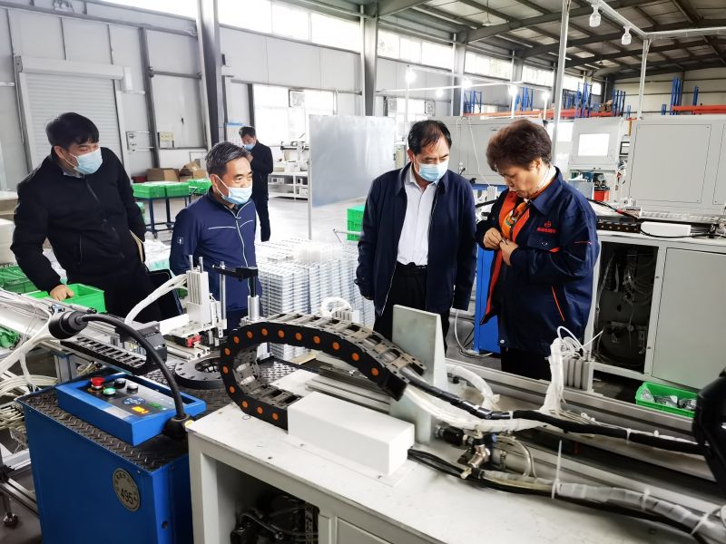 2022年4月14日安陽市工信局副局長(zhǎng)閆宇宙一行到公司調(diào)研企業(yè)轉(zhuǎn)型升級(jí)情況